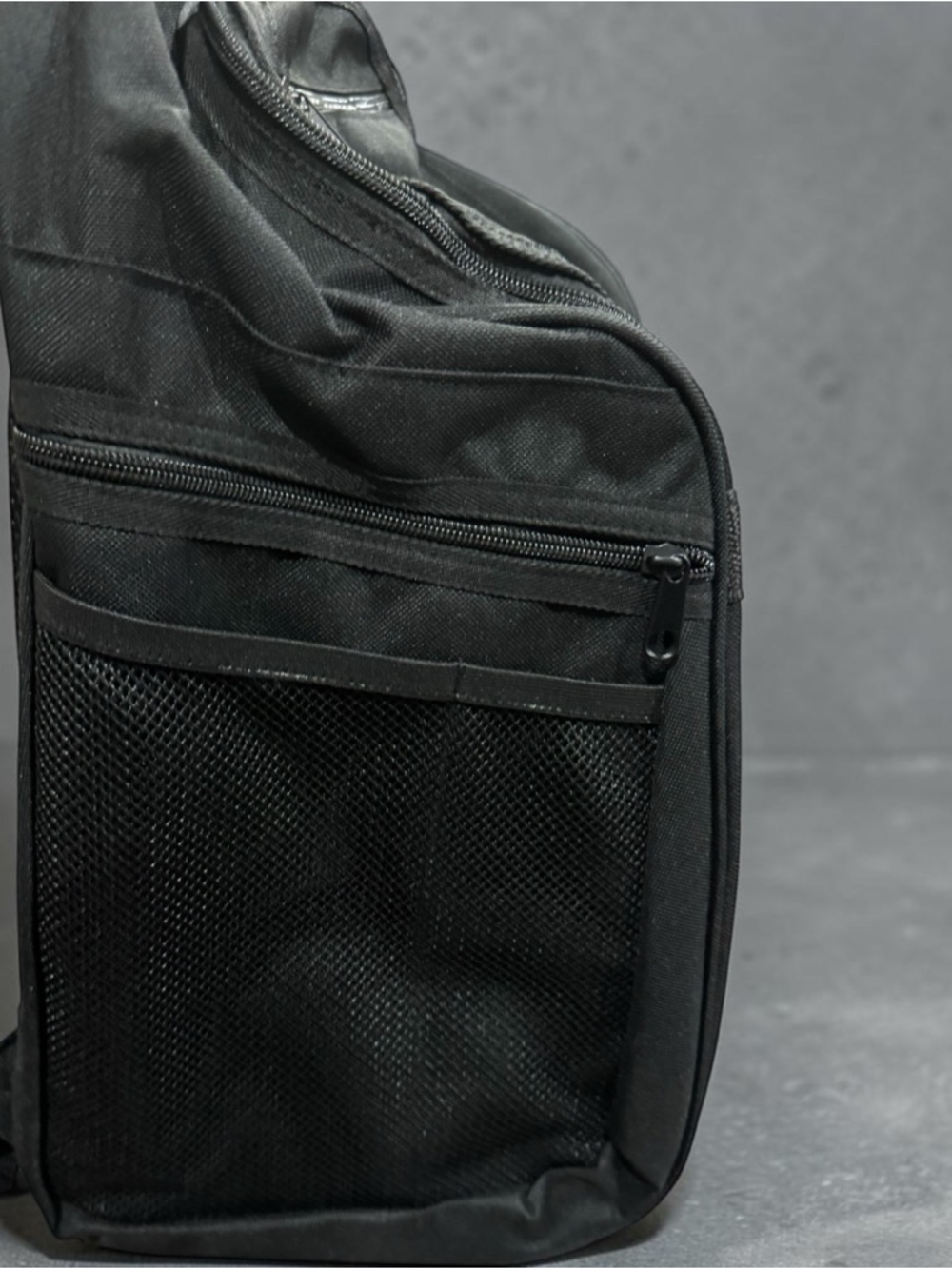 Men's Backpack — Durable Everyday Carry With Ball Holder - Picture 5 of 6